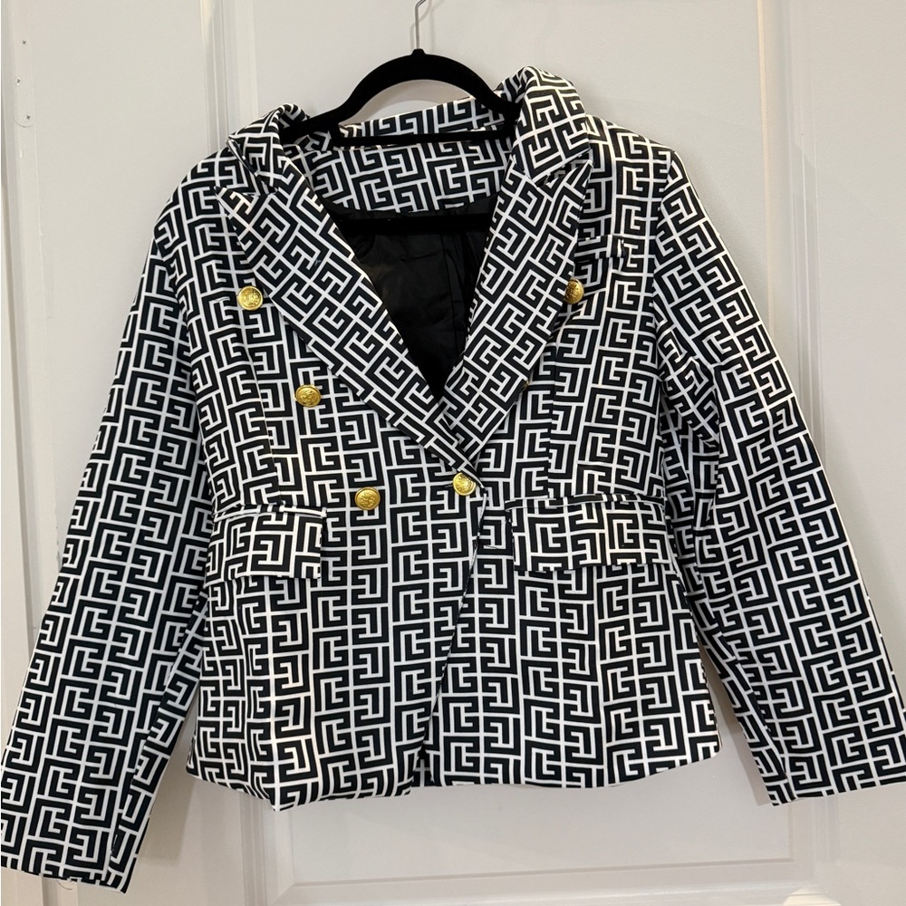 Elegant Black and White Geometric Women's Blazer